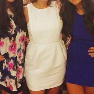 DO+BE White Mini Dress - Sz L